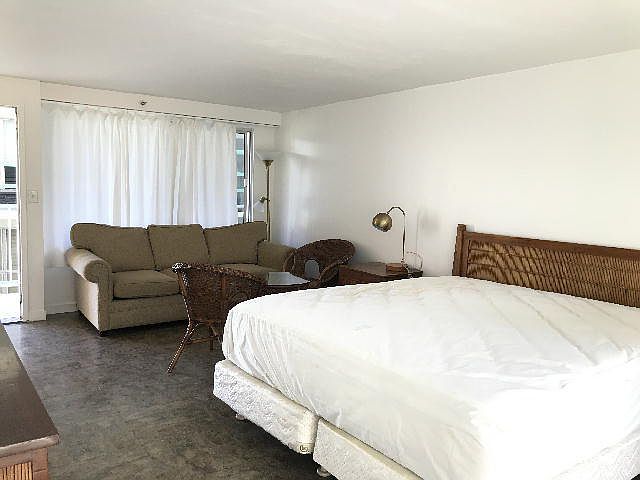2nd image of 2947 Kalakaua Ave APT 504