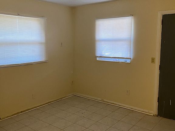 3rd image of 1036 W Livingston St #1038