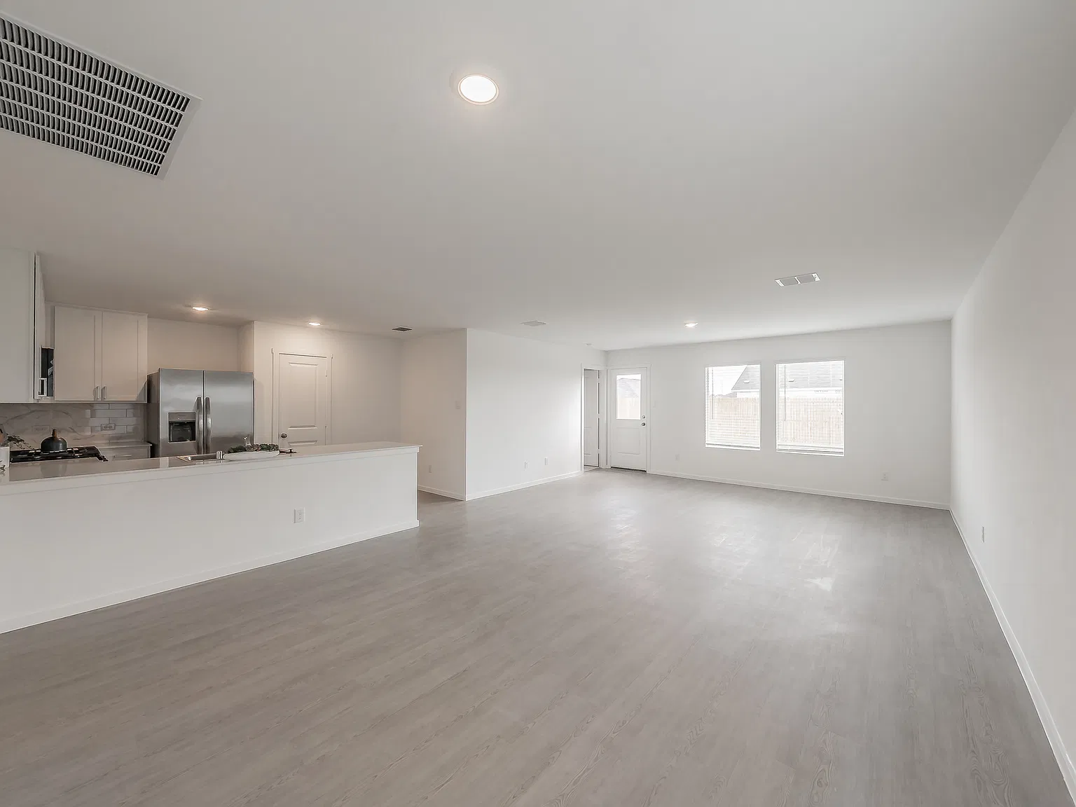 4 bed, 1667 sqft, $2,195 — Photo 3