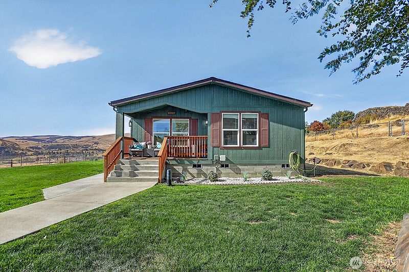 3rd image of 7 Grandview Drive
