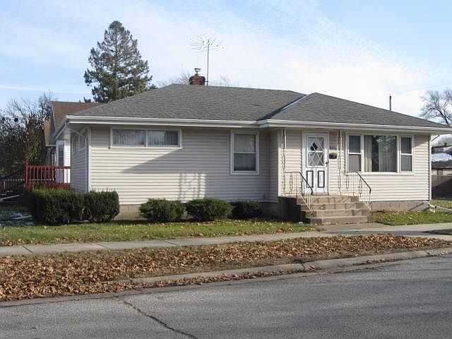 1st image of 3006 163rd Pl