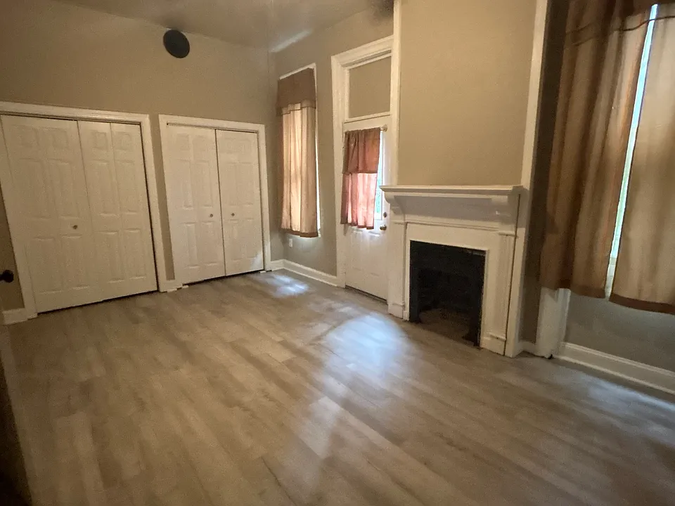 371 E Market St #2