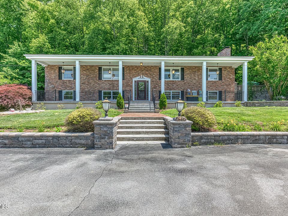 1st image of 429 Hidden Valley Rd