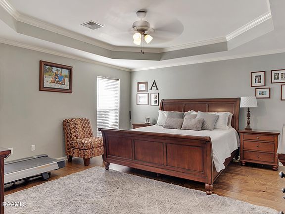 4th image of 101 Beau Clos Ln