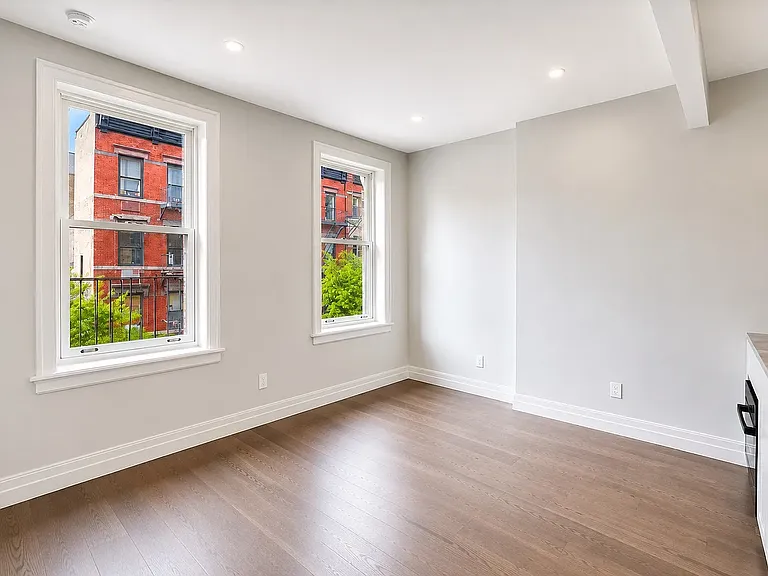 90 Bedford St #1 — Photo 4