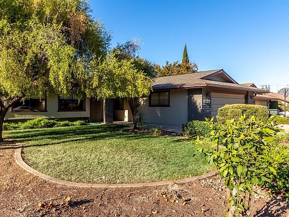 3rd image of 5227 Linda Lou Dr