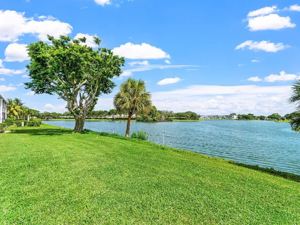 354 Chatham R, West Palm Beach, FL 33417