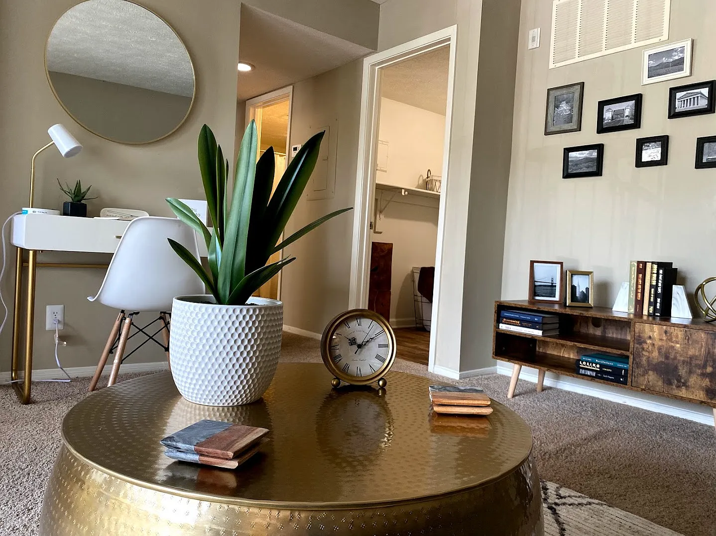 The Summit Apartments — Photo 1