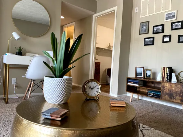 The Summit Apartments