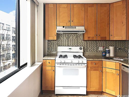1st image of 300 E 90th St APT 4B