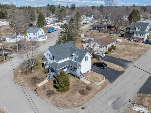 17 Cherry St, Baldwinville, MA 01436