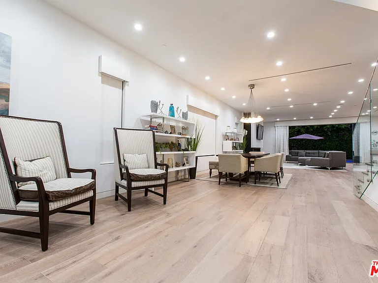 736 N Curson Ave — Photo 10