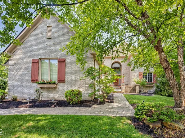 5424 Woodfield Dr N, Carmel, IN 46033