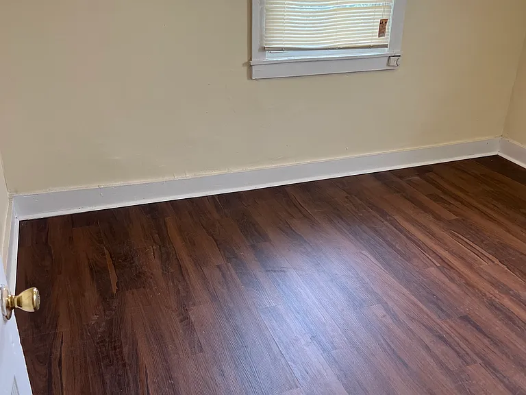 852 Dallas St — Photo 2