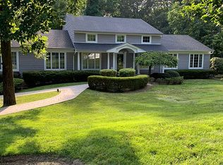 19 Green Knoll Ct, Northport, NY 11768