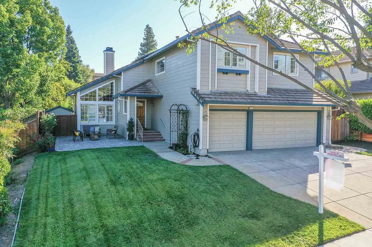 564 Amberwood Way photo 1
