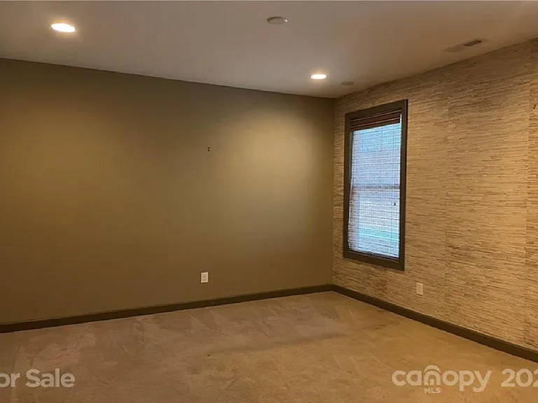 15124 Sapphire Hill Ln — Photo 9