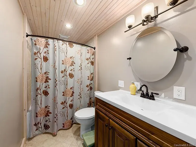 88 Woodlawn Cir — Photo 12
