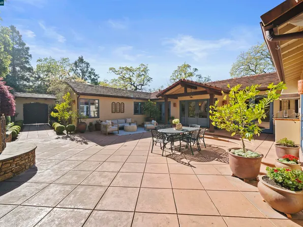 41 La Noria, Orinda, CA 94563