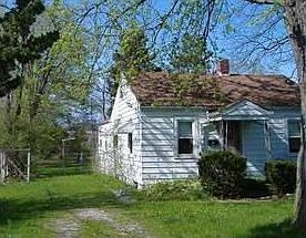 2nd image of 2108 E 4th St
