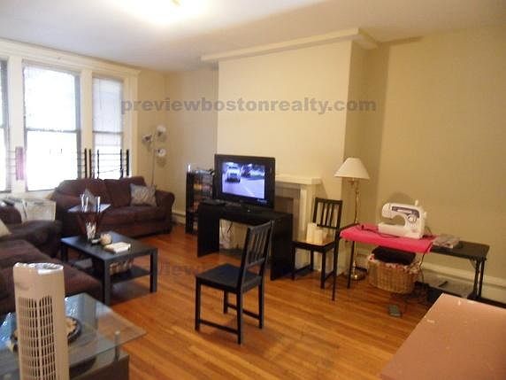 2nd image of 1680 Commonwealth Ave APT 1L