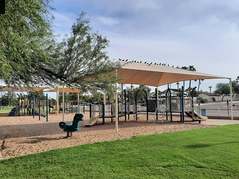 Located just 0.3miles/5minute walk from Eldorado Park - approx 60 acre park featuring playgrounds, lakes, sport fields, and access to 11miles of paved paths with the Scottsdale Greenbelt!