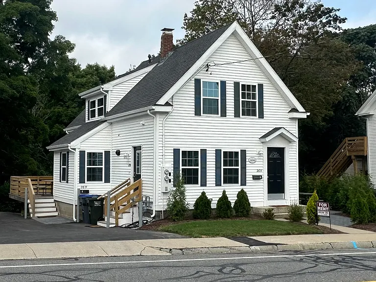 26 Grove St #B — Photo 1