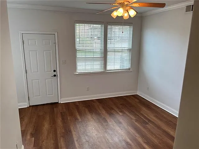 2 bed, 1.0 bath, 1650 sqft, $1,900 — Photo 4