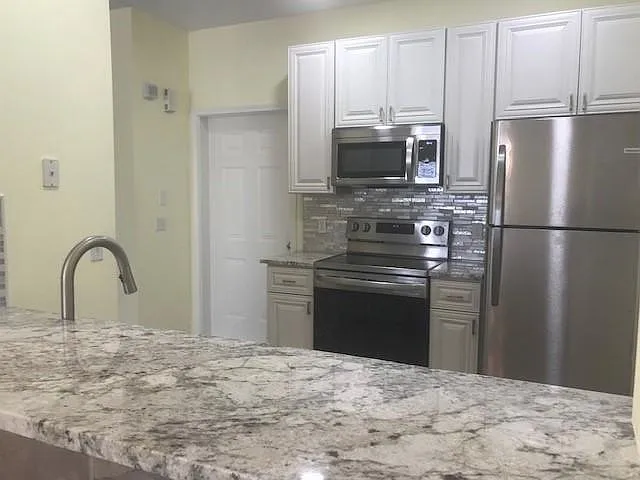 902 Southern Creek Dr — Photo 7