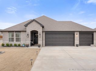 6423 Goldenrod Ln, Bartlesville, OK 74006