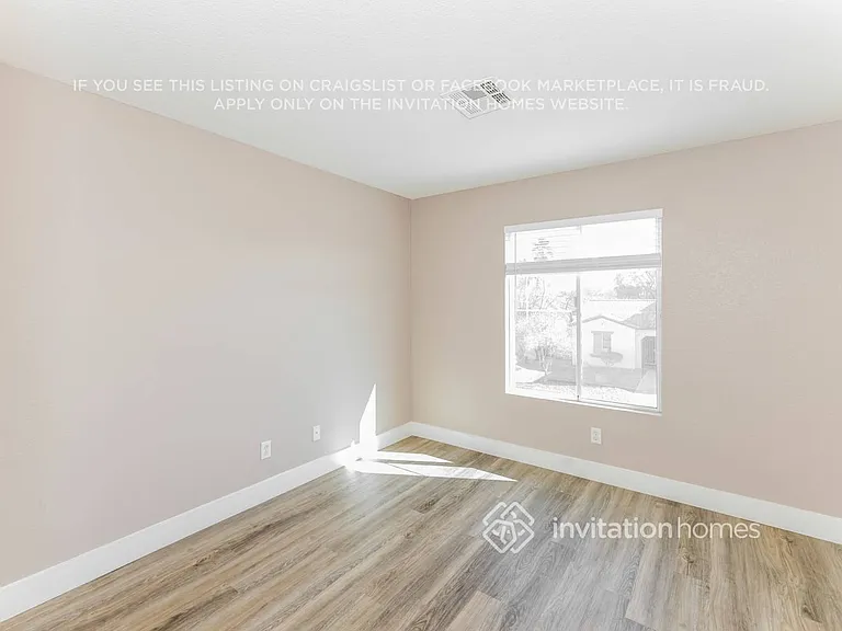 207 Malcolm St — Photo 11