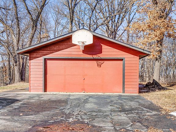 2nd image of 20441 Elmwood Rd