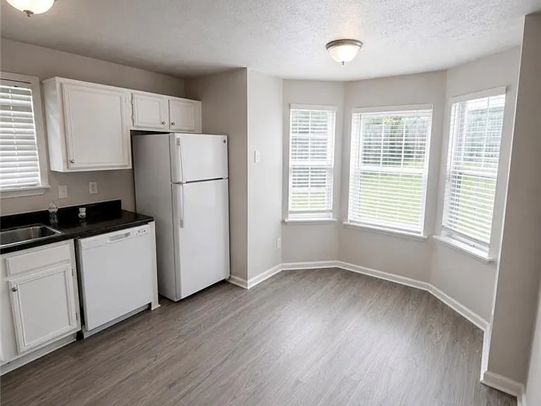 5571 Tunbridge Wells Rd — Photo 4
