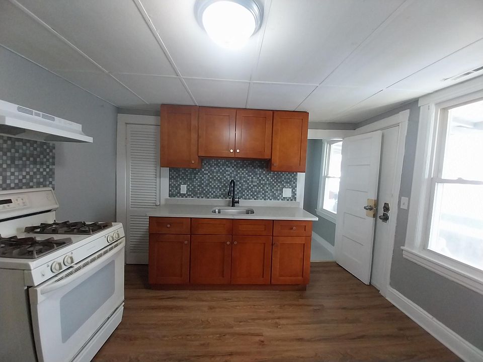 73 Middlesex St Springfield MA Zillow