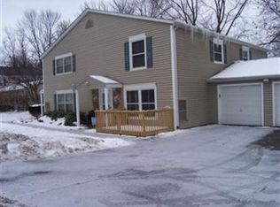 300 Canterbury Ln APT A, Medina, OH