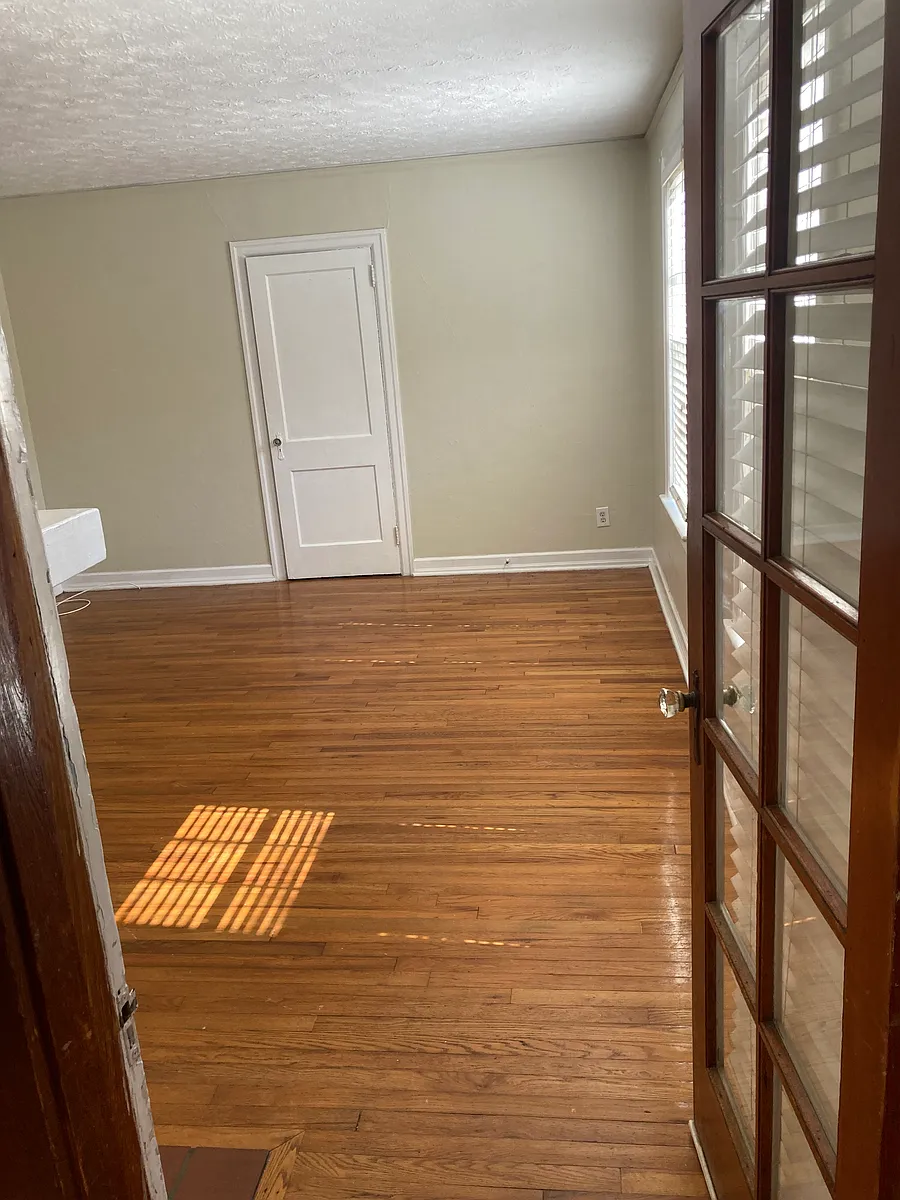 LR - 2751 Oak St