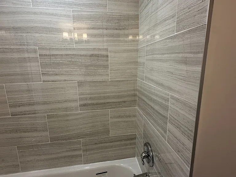 565 Yonge St #4 — Photo 24