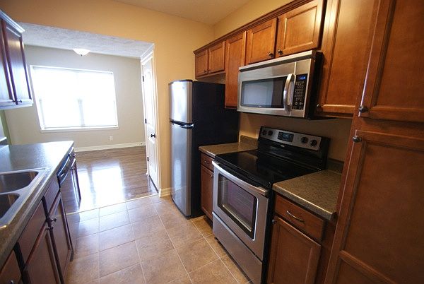 1st image of 609 S 31st Ave APT 202