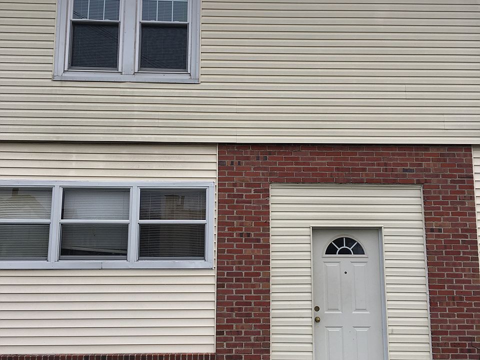 1st image of 125 Barnard Ave APT 3