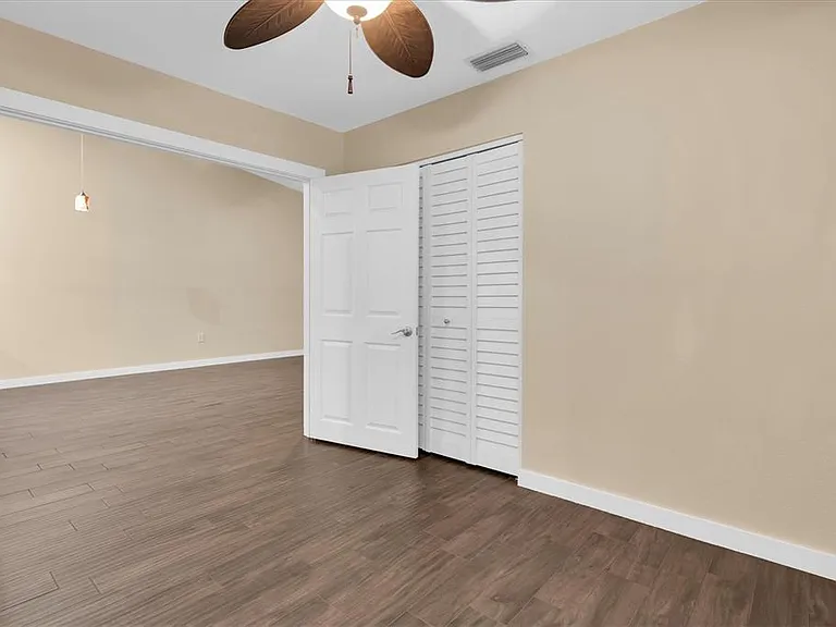 3203 Charter Club Dr #B — Photo 32