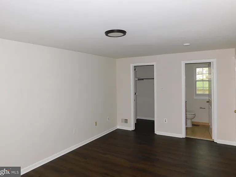 916 Pointer Ridge Dr — Photo 14