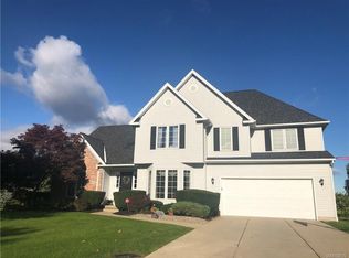 6472 Deerview Ct, Clarence Center, NY 14032