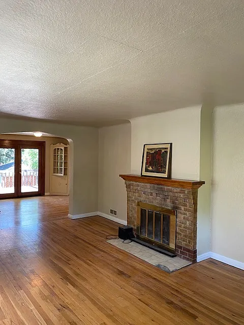 4 bed, 2400 sqft, $3,000 — Photo 4