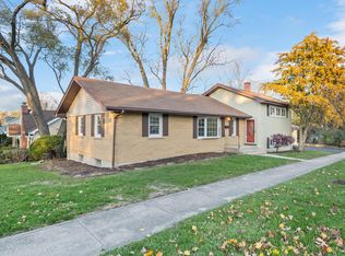 208 E Harrison Rd, Lombard, IL