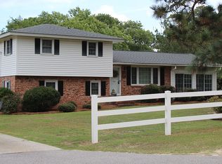 1004 Pineneedle Rd, Hartsville, SC 29550