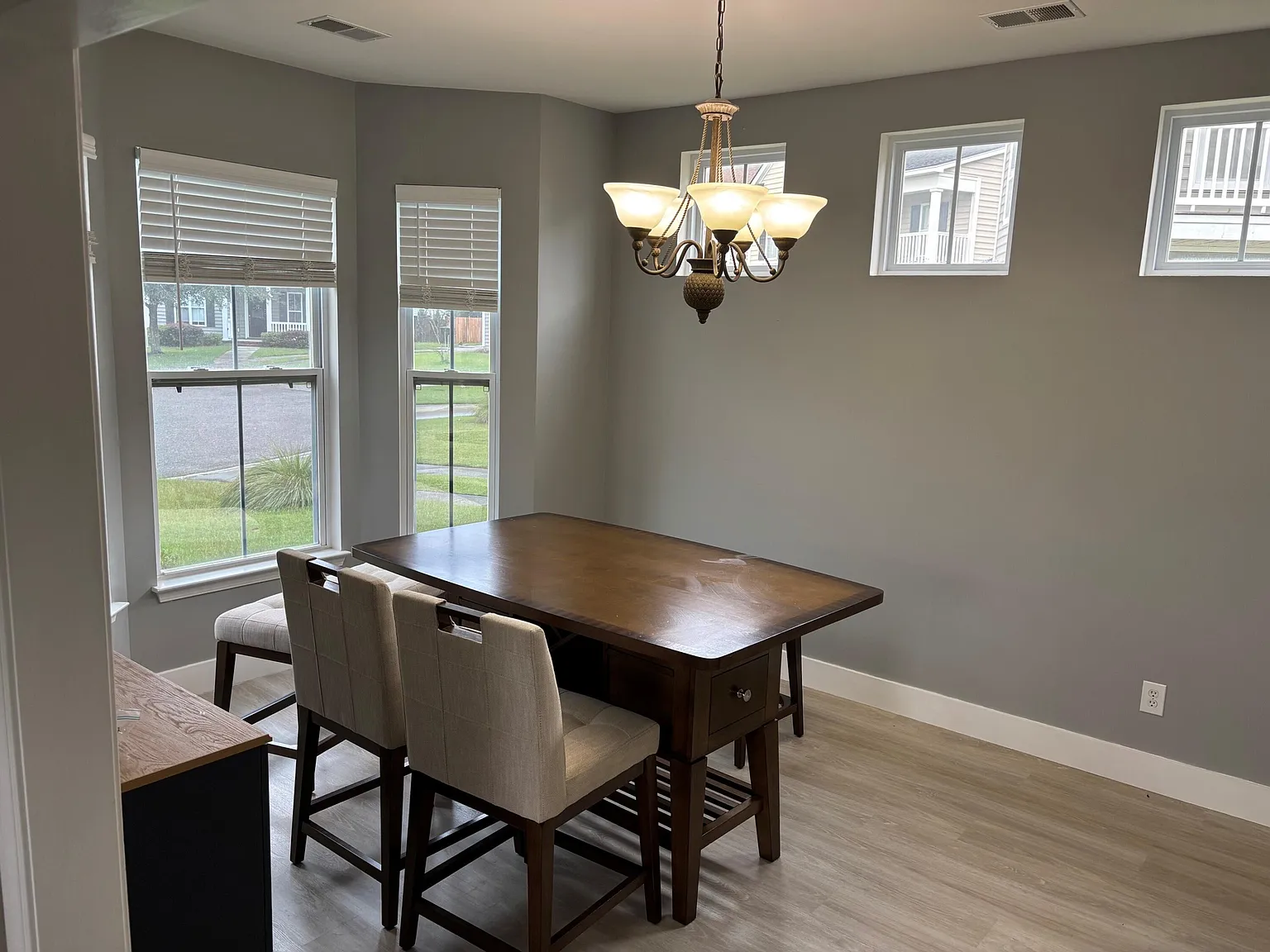 4 bed, 2.5 bath, 2473 sqft, $2,595 — Photo 2