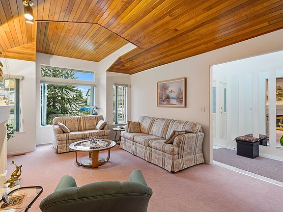 4th image of 20256 123rd Ave