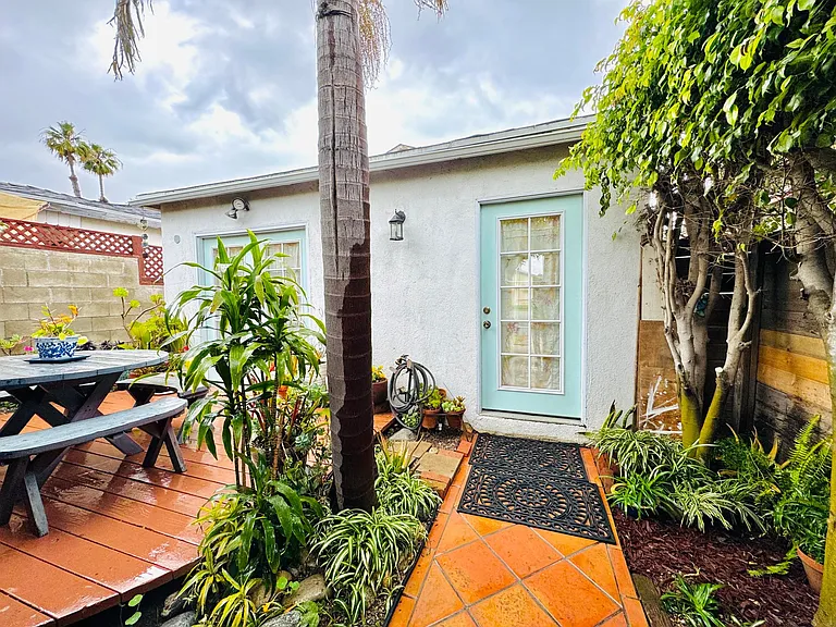5110 Inglewood Blvd — Photo 5