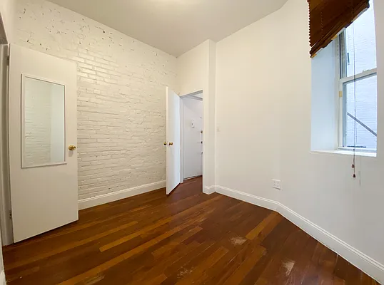 Rented by Kahen Properties | media 6