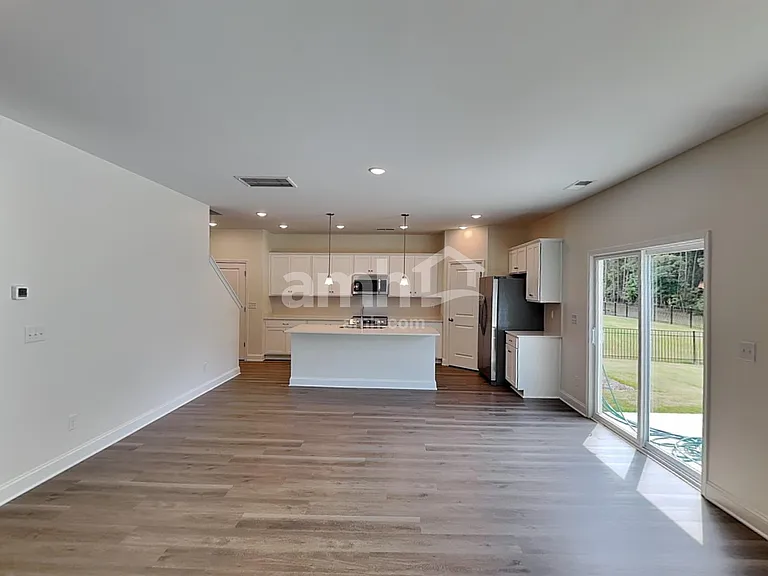 6035 Rosemore Ln — Photo 5
